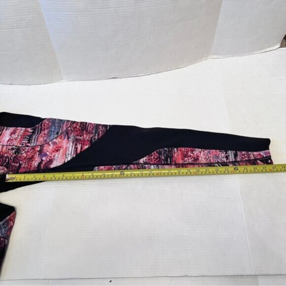 Lululemon   * Sweat & Repeat Tight *28" Black / Dahlia scape Multi EUC  6 - Picture 7 of 16